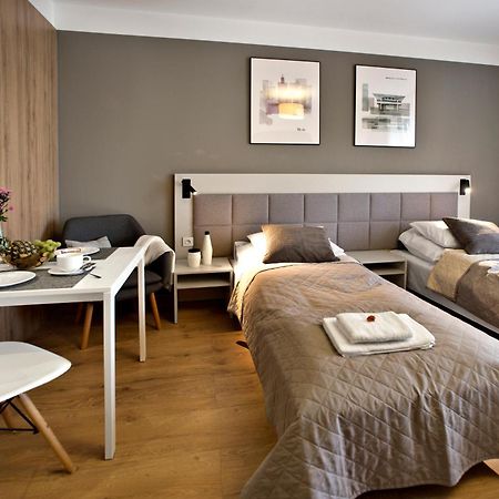 Wolska Residence Serviced Apartments Varşovia Exterior foto