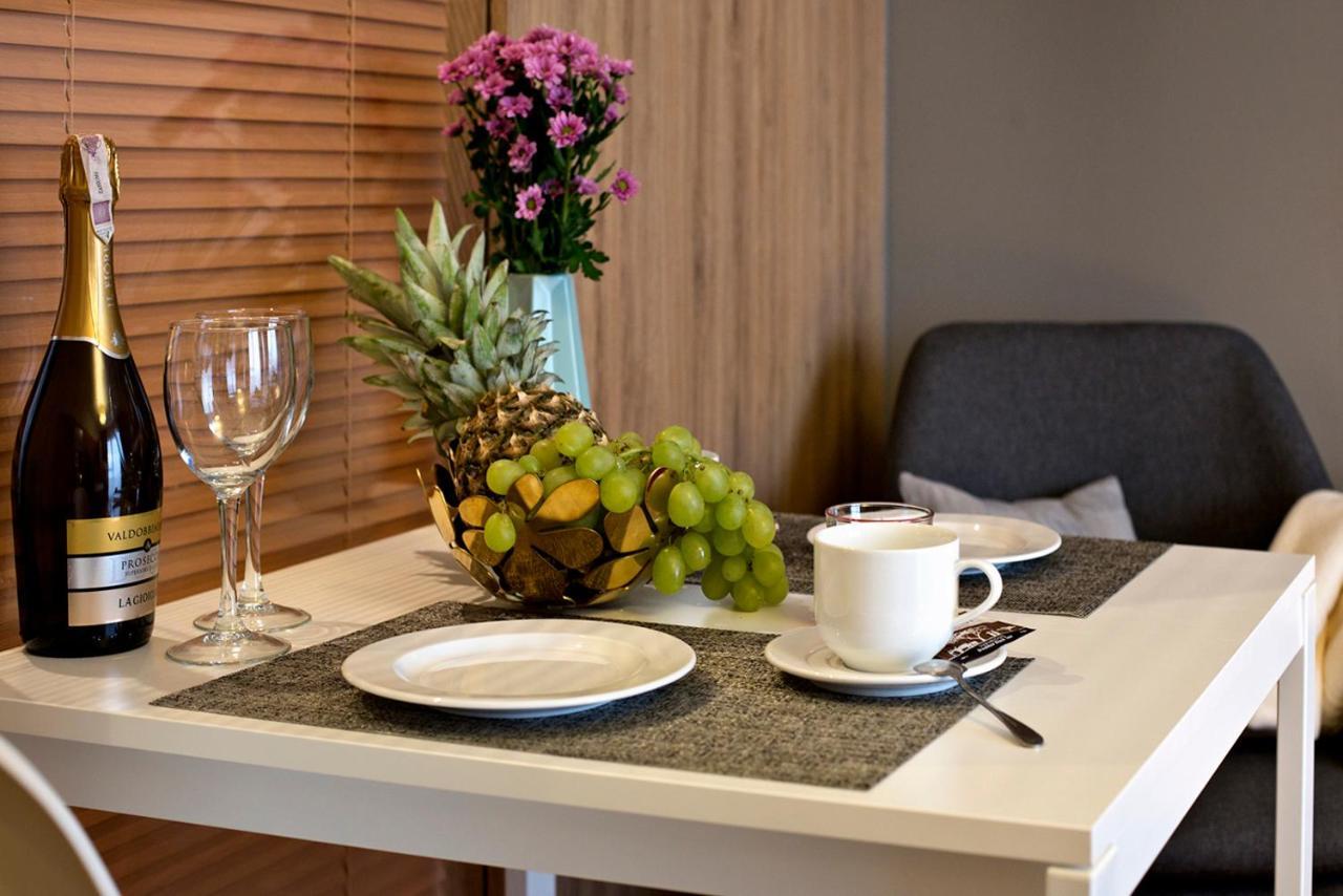 Wolska Residence Serviced Apartments Varşovia Exterior foto