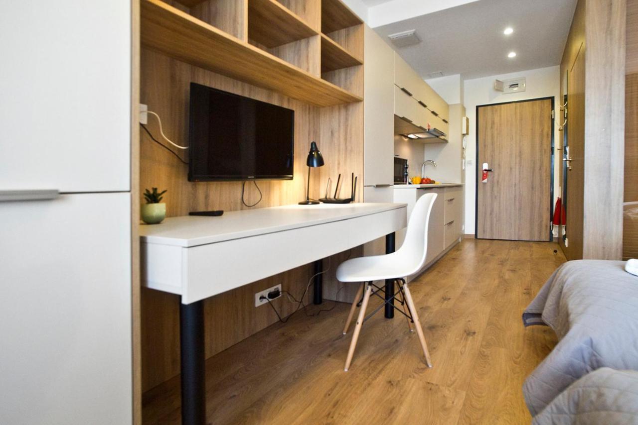 Wolska Residence Serviced Apartments Varşovia Exterior foto