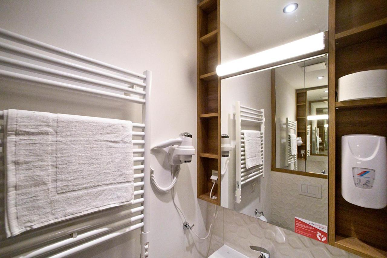 Wolska Residence Serviced Apartments Varşovia Exterior foto